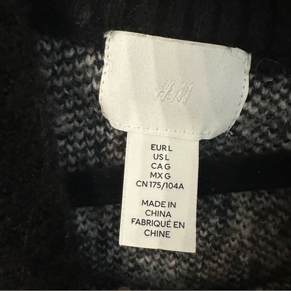 H&M Women’s Long Sleeve Black & Cream Crewneck Wool Blend Aztec Tunic Sz L GUC - Picture 6 of 7